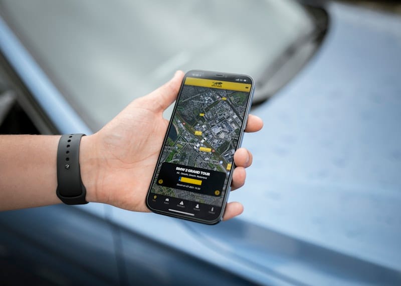 FairDeal's Tracksolid mobile app showing a live GPS vehicle location